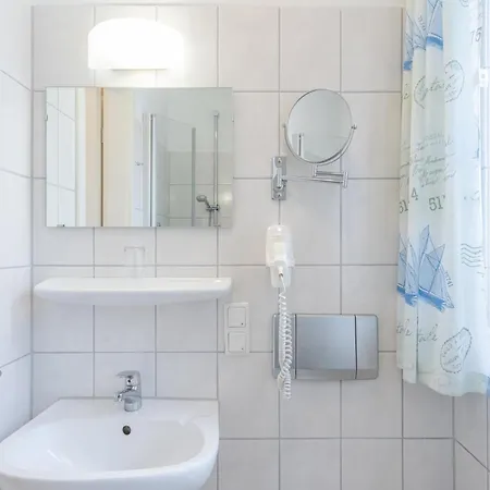 Apartment Moderne Strandnahe In Mit Balkon