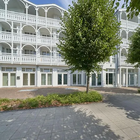 Moderne Strandnahe In Mit Balkon Sellin (Rugen)